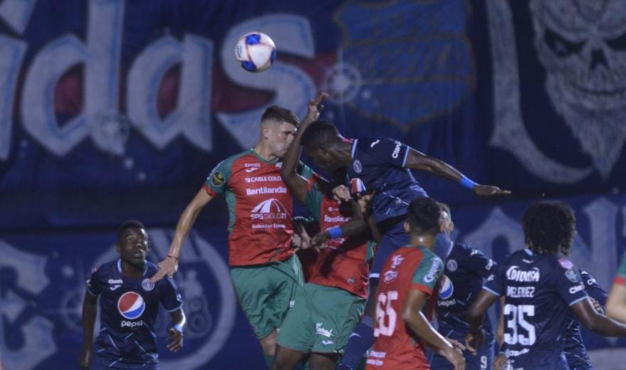 Doblete de Rubilio Castillo tambalea campeonísimo “verde”