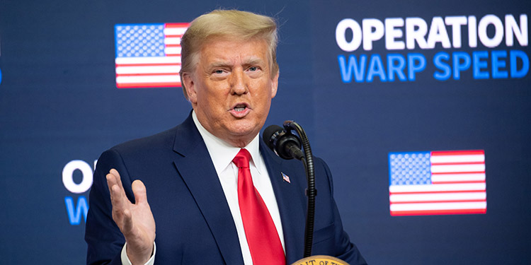 Trump anuncia que el primer estadounidense se vacunará en próximas 24 horas