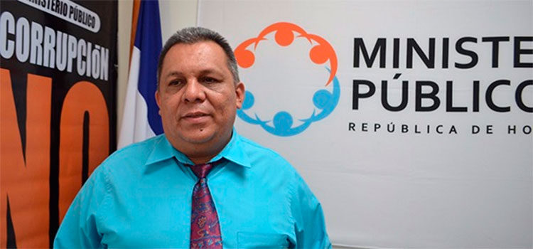 Medicina Forense realiza inhumación de 40 cadáveres en San Pedro Sula
