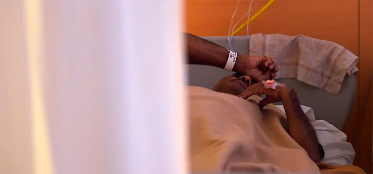 Hospitalizan a 300 personas por una enfermedad desconocida en India