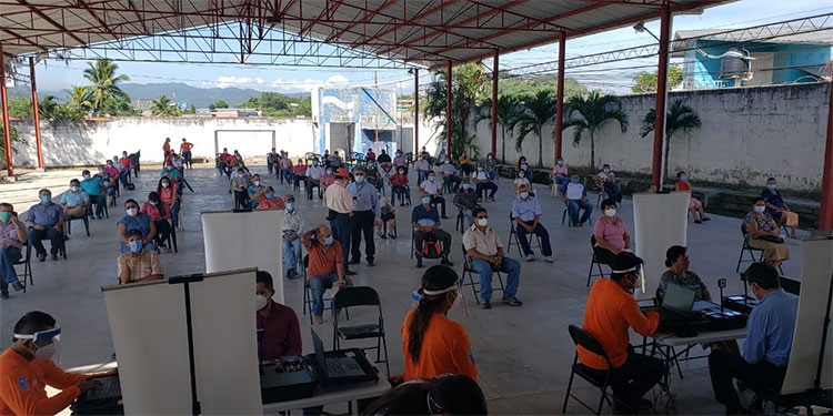 RNP: Casi mil mayores de 100 años tiene el enrolamiento