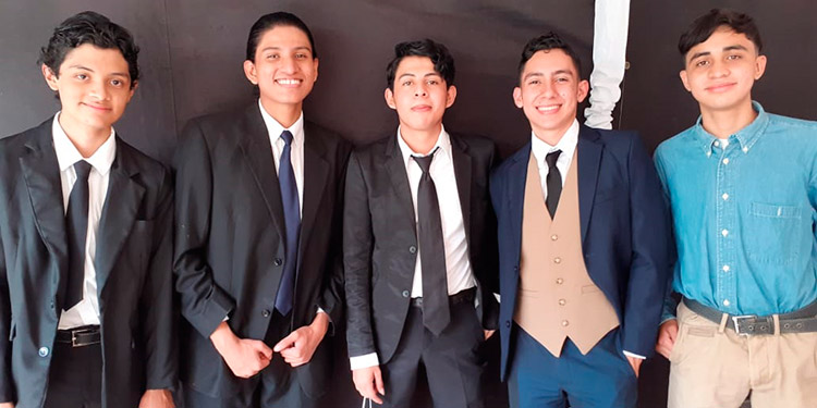 Clase 2020 de la Escuela Nacional de Música dice adiós a la secundaria