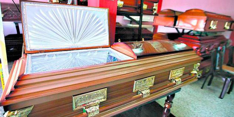 Aumenta 15% venta de ataúdes en funerarias