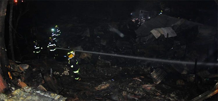 Una persona muerta y 29 familias en la calle por incendio en barrio La Bolsa