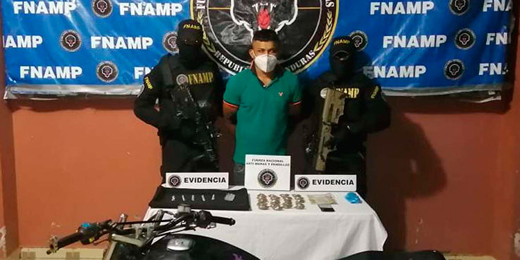 Capturan a “salvatrucha” en posesión de “crack” y marihuana