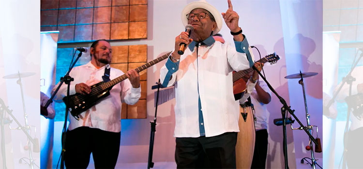 Ella es la mujer que inspiró las más bellas canciones de Armando Manzanero