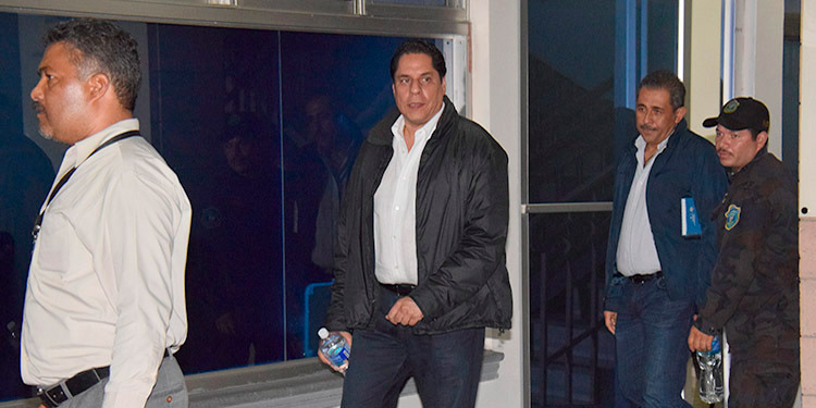 Miguel Pastor se defenderá en libertad