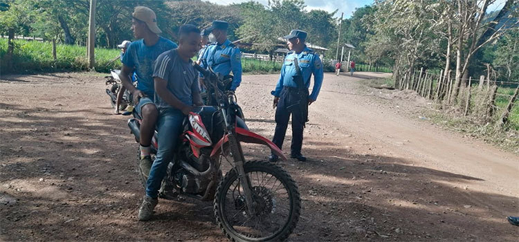 Comisionado de policía: DNVT continuará aplicando la medida de dos personas en moto