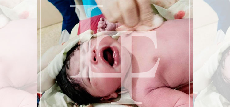 Una niña la primera en nacer en la Nochebuena