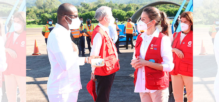 Las ONG describen a la reina Letizia el drama de Honduras tras los huracanes