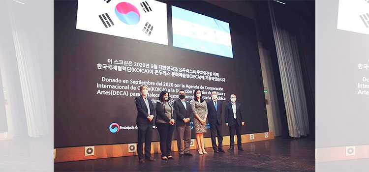Teatro Manuel Bonilla cuenta con una de las pantallas más grandes de Latinoamérica