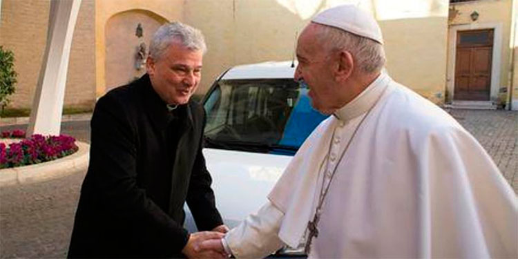 Dos cardenales cercanos al papa, positivos por coronavirus
