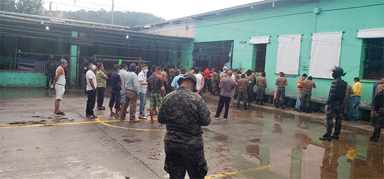 Decomisan artículos prohibidos y dinero en efectivo en Centro Penal de Tela
