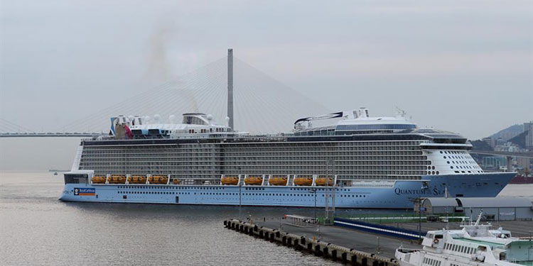 Un positivo por COVID-19 en Singapur obliga a cancelar un crucero sin destino