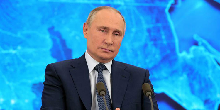 Putin promete que se vacunará sin falta contra la COVID-19