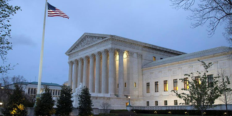 Supremo desecha demanda contra plan de Trump de sacar indocumentados de censo