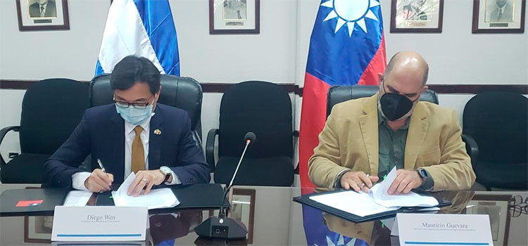 Honduras y Taiwán firman acuerdo para aumentar producción de papa y fresa