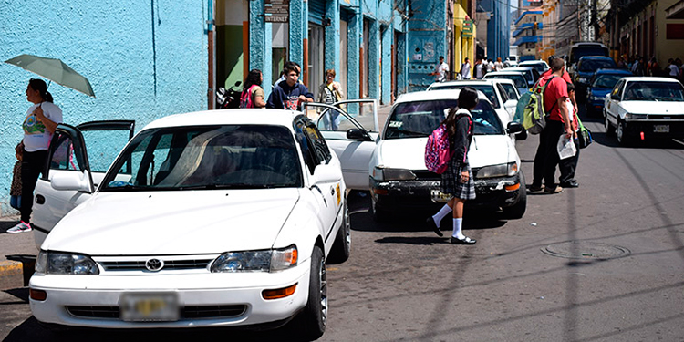 Pedro Gómez: Taxistas podrán transportar cuatro pasajeros
