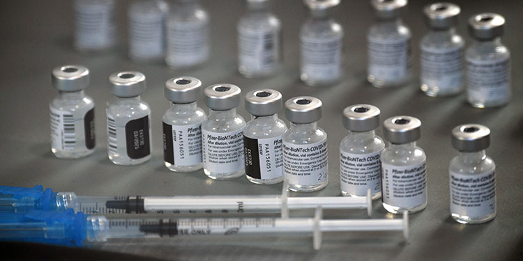 Países pobres recibirán primeras vacunas contra coronavirus en primer trimestre de 2021 (OMS)