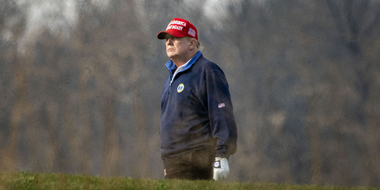 Vecinos de Mar-a-Lago rechazan que Trump viva allí permanentemente