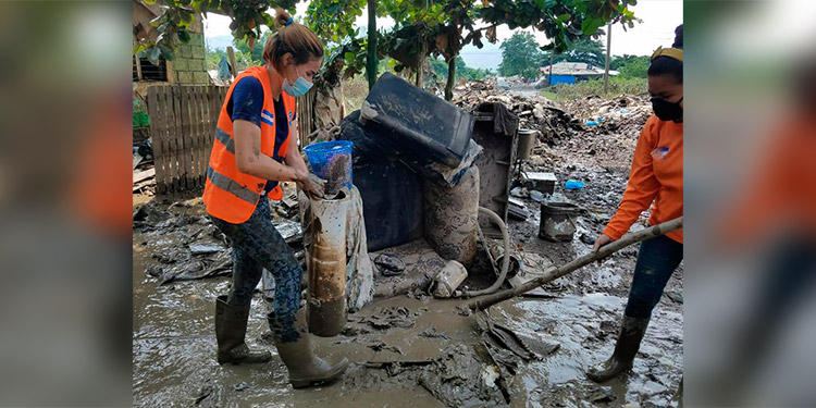 Unas 1,576 toneladas de escombros remueven en el Valle de Sula