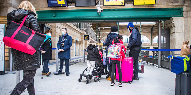 Europa se blinda ante la cepa britanica y quiere que ni se hable en el metro