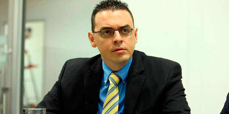 Ley ordena convocar pleno en 24 horas a petición del consejero Kelvin Aguirre