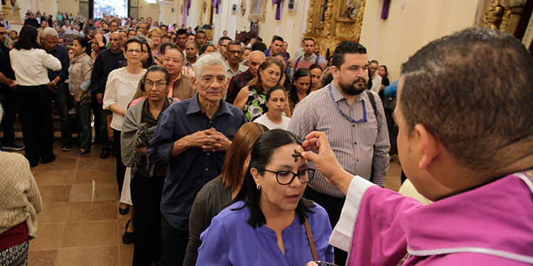 Miércoles de Ceniza 2021: El Vaticano indica cómo distribuir cenizas sin contagiar COVID-19