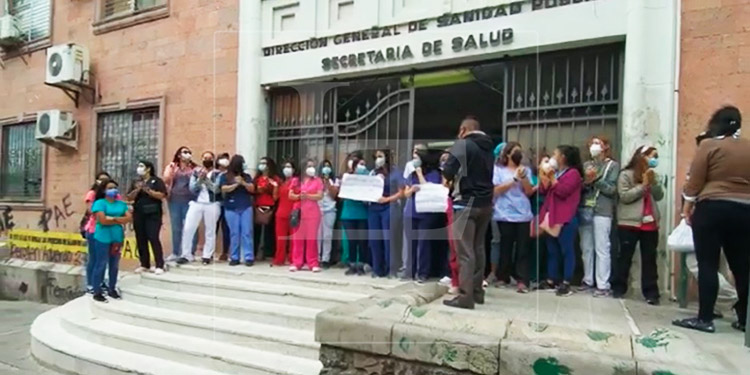 Estudiantes de Odontología de la UNAH exigen permiso del servicio social a la Secretaría de Salud