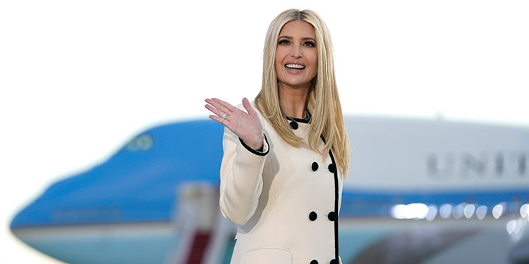 Ivanka Trump llora durante mensaje de despedida del presidente al salir de la Casa Blanca
