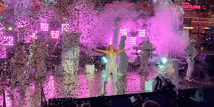 Así fue “Heroes 2020”, la fiesta virtual de Times Square con JLo cantando