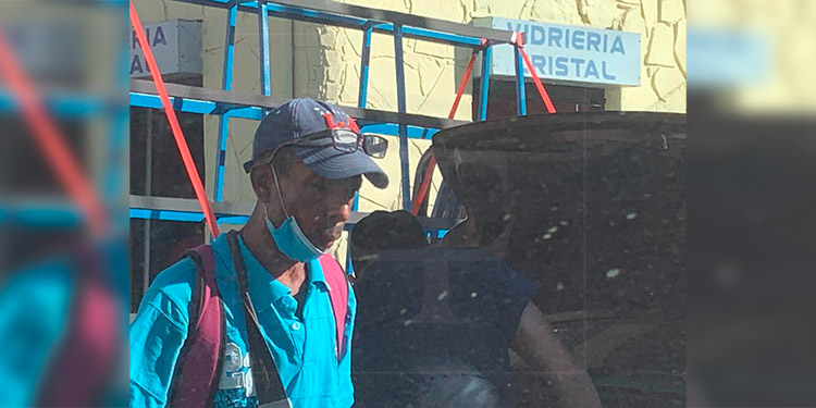 Con la mascarilla de ‘adorno’ captan a varios ciudadanos en la capital