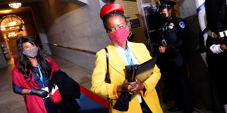 La joven poeta que aportó fuerza y esperanza a la investidura de Biden