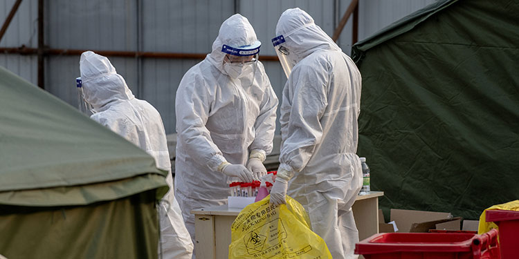 EEUU y expertos de OMS piden más datos a China sobre el origen del coronavirus