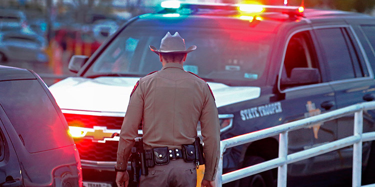 Un muerto y varios heridos tras un tiroteo en una iglesia de Texas