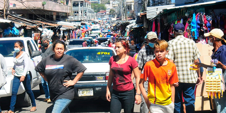 Médicos: jóvenes son los más afectados por el contagio de COVID-19 en Honduras
