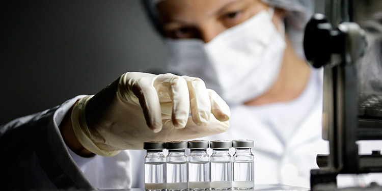 Producción de vacunas anticovid llegaría a 10,000 millones de dosis en 2021