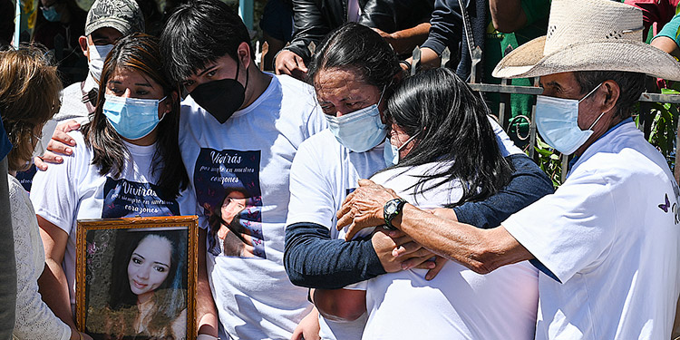Madre y hermana de Keyla Martínez: no coinciden las declaraciones del doctor Velásquez