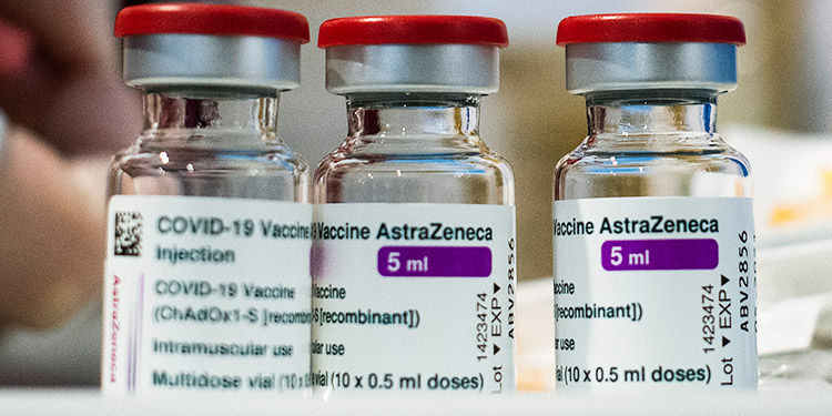 Bulgaria suspende el uso de la vacuna anti-covid de AstraZeneca tras un deceso