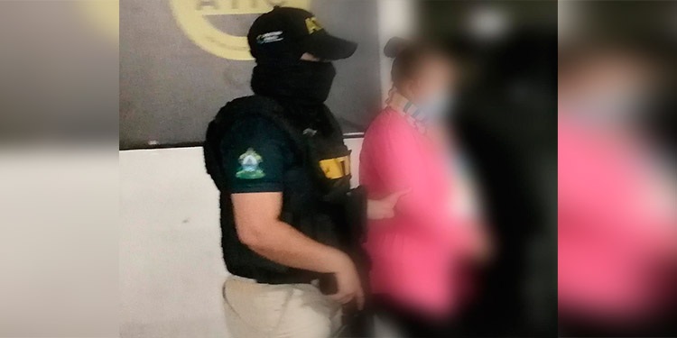 ATIC captura a empleada del RNP por presunta falsificación de acta de nacimiento