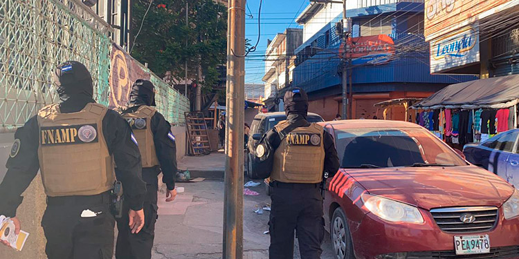 Punto de taxis en SPS se paraliza ante amenazas en carta de extorsión