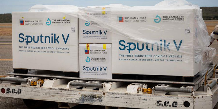 México recibe primer envío de vacuna Sputnik V para COVID-19