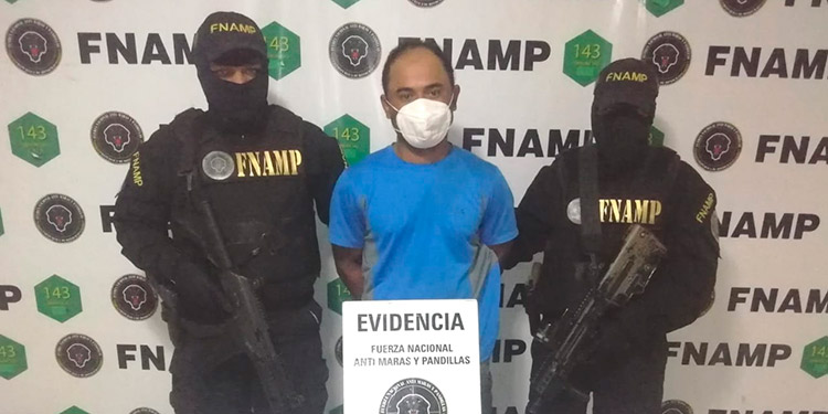 Capturan a taxista supuesto miembro de la 18 en la capital