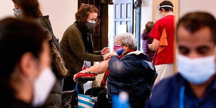 Nueva York ensaya un ‘pase covid’ para vacunados y negativos