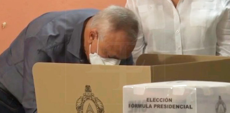 Mauricio Oliva: ‘la presencia del pueblo hondureño en las urnas es más que necesaria’