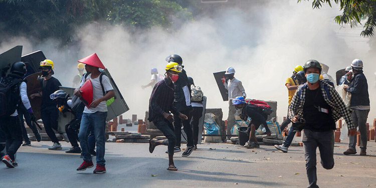 Reportes: fuerzas Myanmar ultiman a al menos 6 manifestantes