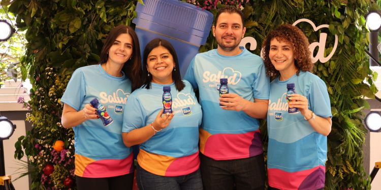Marianne Kafie; Michelle Alvarado, Roberto Bonilla y Bárbara Mendoza.
