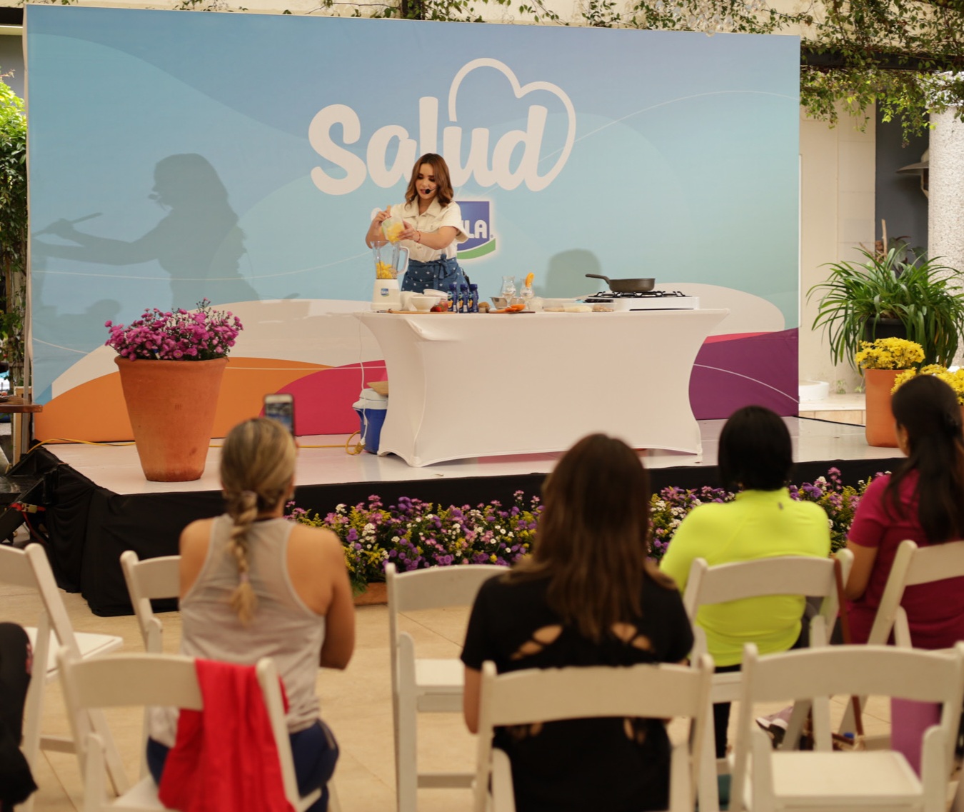 Durante el Summit Salud de Sula, la chef Laura Pérez, impartió un taller de cocina.