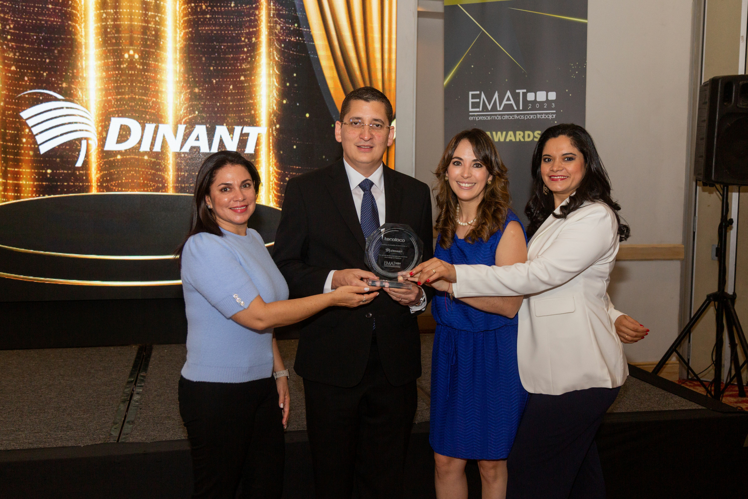 Hogla Gamez, Ricardo Gamero, Carmen Miselem y Martha Nayra, todos ejecutivos de Dinant. 