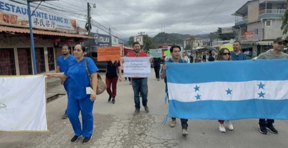 Médicos descentralizados se toman Región Sanitaria en Lempira